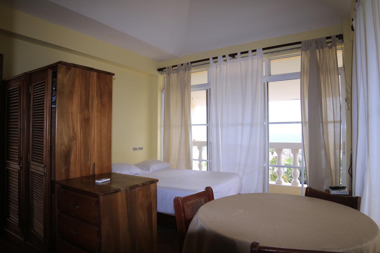 Residencial Las Palmeras De Willy Hotel Boca Chica Exterior photo