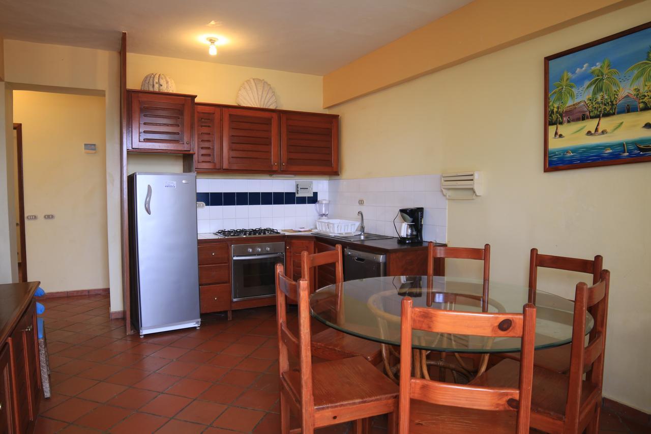 Residencial Las Palmeras De Willy Hotel Boca Chica Exterior photo