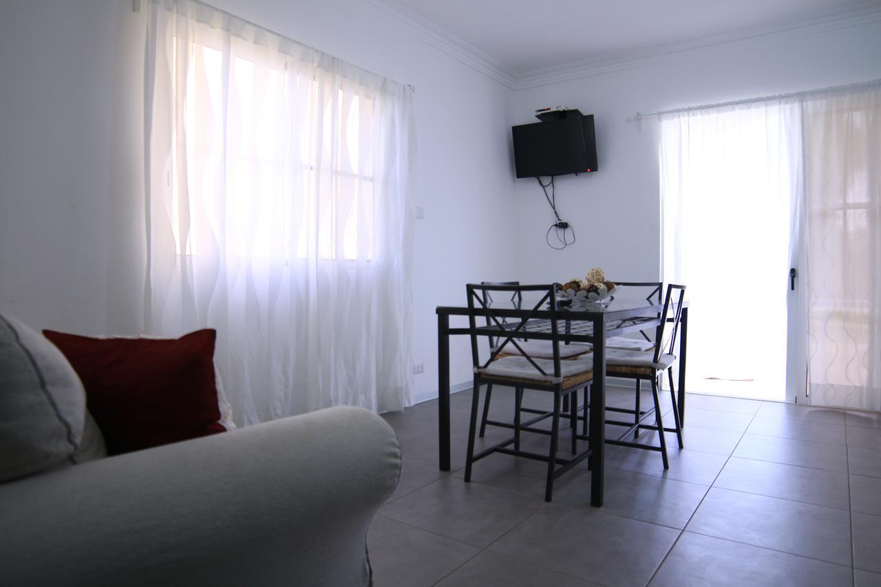 Residencial Las Palmeras De Willy Hotel Boca Chica Exterior photo